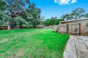 9210 Maynard Ave, New Port Richey, FL 34654 - Photo 32