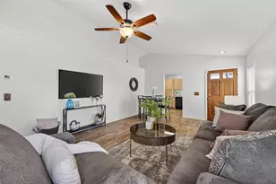 8202 Natchez St, Tampa, FL 33637 - Photo 4