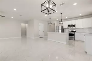 9256 Royal River Cir, Parrish, FL 34219 - Photo 8