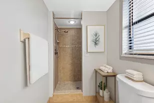 10226 Seminole Island Dr, Largo, FL 33773 - Photo 18