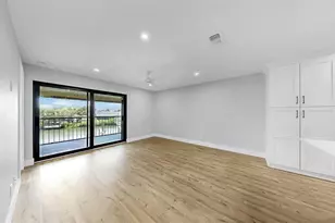 662 Yardarm Dr, Apollo Beach, FL 33572 - Photo 14