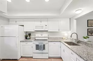 335 3 Lakes Ln, Venice, FL 34285 - Photo 6