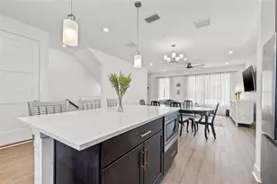 320 15th St N, Saint Petersburg, FL 33705 - Photo 12