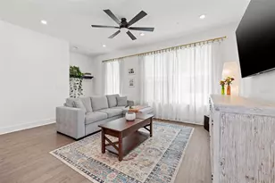 320 15th St N, Saint Petersburg, FL 33705 - Photo 18