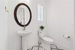 320 15th St N, Saint Petersburg, FL 33705 - Photo 14