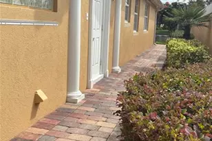 11887 Delfina Ln, Orlando, FL 32827 - Photo 2