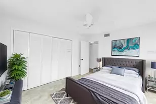 7700 Sun Island Dr S, South Pasadena, FL 33707 - Photo 16