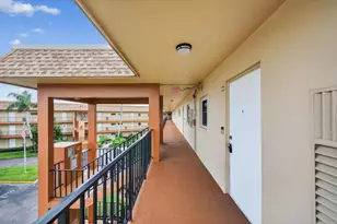 5020 Brittany Dr S, Saint Petersburg, FL 33715 - Photo 24