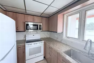 735 Dodecanese Blvd, Tarpon Springs, FL 34689 - Photo 2