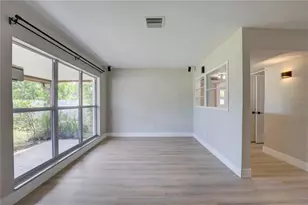 330 83rd Ave NE, Saint Petersburg, FL 33702 - Photo 8