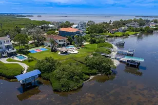 1632 Seabreeze Dr, Tarpon Springs, FL 34689 - Photo 88