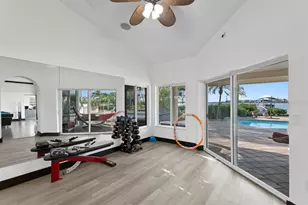 1632 Seabreeze Dr, Tarpon Springs, FL 34689 - Photo 24