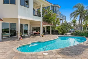 1632 Seabreeze Dr, Tarpon Springs, FL 34689 - Photo 64