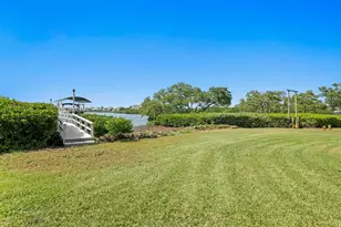 1632 Seabreeze Dr, Tarpon Springs, FL 34689 - Photo 64