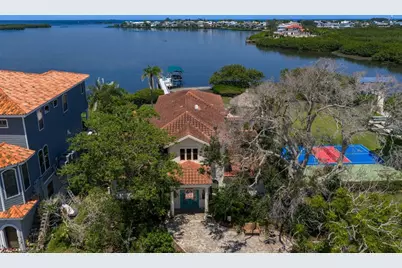 1632 Sea Breeze Drive, Tarpon Springs, FL 34689 - Photo 1