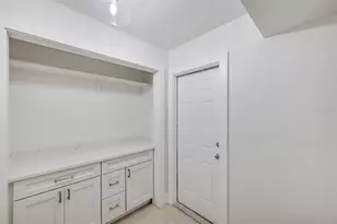 1877 Del Robles Dr, Clearwater, FL 33764 - Photo 34