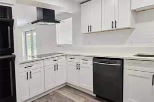 9526 Eastfield Rd, Thonotosassa, FL 33592 - Photo 12