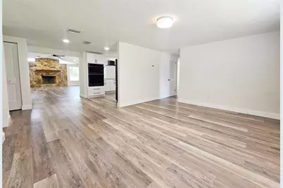 9526 Eastfield Road, Thonotosassa, FL 33592 - Photo 10