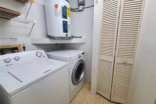 3590 Magnolia Ridge Cir, Palm Harbor, FL 34684 - Photo 12