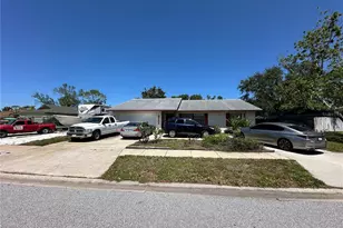 5306 36th Ave Dr W, Bradenton, FL 34209 - Photo 1