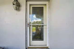 330 90th Ave NE, Saint Petersburg, FL 33702 - Photo 4