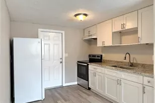 2576 42nd Ave N, Saint Petersburg, FL 33714 - Photo 12