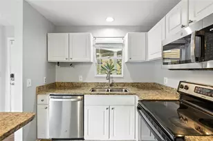 115 112th Ave NE, Saint Petersburg, FL 33716 - Photo 14