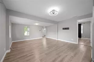 605 S S Disston Ave, Tarpon Springs, FL 34689 - Photo 12