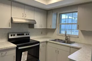 9011 St Clair Ln, Port Richey, FL 34668 - Photo 6