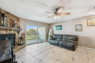 12134 Capri Cir S, Treasure Island, FL 33706 - Photo 4