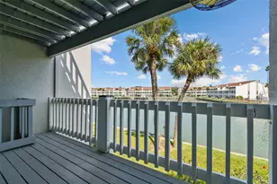 12134 Capri Cir S, Treasure Island, FL 33706 - Photo 6