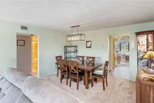 8198 Terrace Garden Dr N, Saint Petersburg, FL 33709 - Photo 12