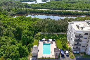 8198 Terrace Garden Dr N, Saint Petersburg, FL 33709 - Photo 4