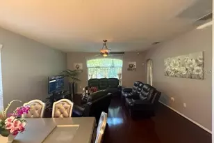 2601 Villa Dr, Valrico, FL 33596 - Photo 10