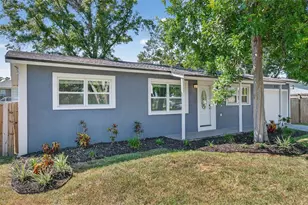 8110 Macoma Dr NE, Saint Petersburg, FL 33702 - Photo 1