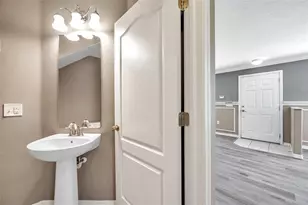 37540 Daliha Terrace, Zephyrhills, FL 33542 - Photo 14