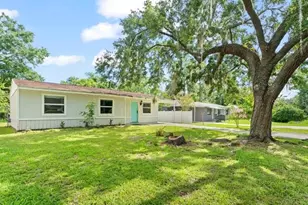 1911 SE 14th Ave, Gainesville, FL 32641 - Photo 2