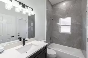 1032 Legends Pass Dr, Valrico, FL 33594 - Photo 20