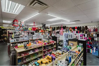 1326 Dr Martin Luther King Jr Street S, Saint Petersburg, FL 33701 - Photo 16