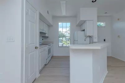 10430 White Lake Court, Tampa, FL 33626 - Photo 6