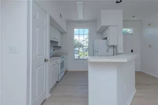 10430 White Lake Ct, Tampa, FL 33626 - Photo 6