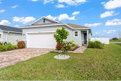 9368 Sandy Bluffs Circle, Parrish, FL 34219 - Photo 2