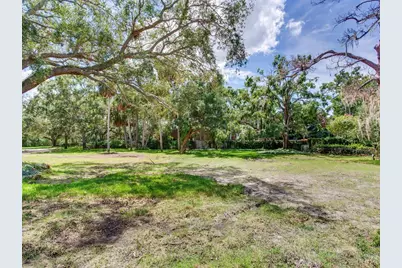 5001 S Shore Crest Circle, Tampa, FL 33609 - Photo 16