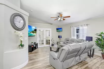 8712 Fountain Avenue, Tampa, FL 33615 - Photo 12