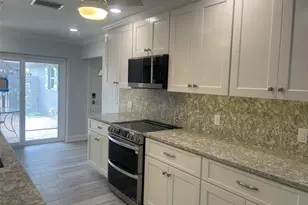 543 Boca Ciega Point Blvd N, Saint Petersburg, FL 33708 - Photo 4