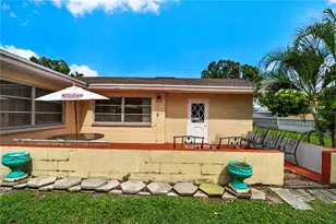 2670 Pinellas Point Dr S, Saint Petersburg, FL 33712 - Photo 12