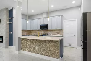 14310 Barrington Stowers Dr, Lithia, FL 33547 - Photo 4