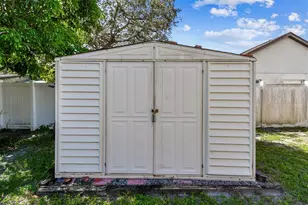 460 48th St S, Saint Petersburg, FL 33711 - Photo 22