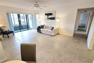 1109 Pine Ridge Cir W, Tarpon Springs, FL 34688 - Photo 10