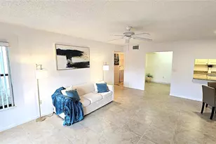 1109 Pine Ridge Cir W, Tarpon Springs, FL 34688 - Photo 14